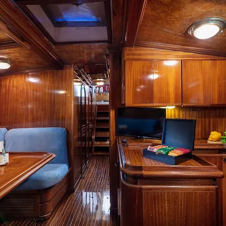 Botel S/y Rosie Probert Too